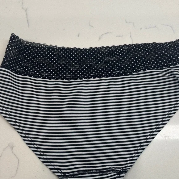 Victoria Secret Underwear Set - Picture 16 of 16